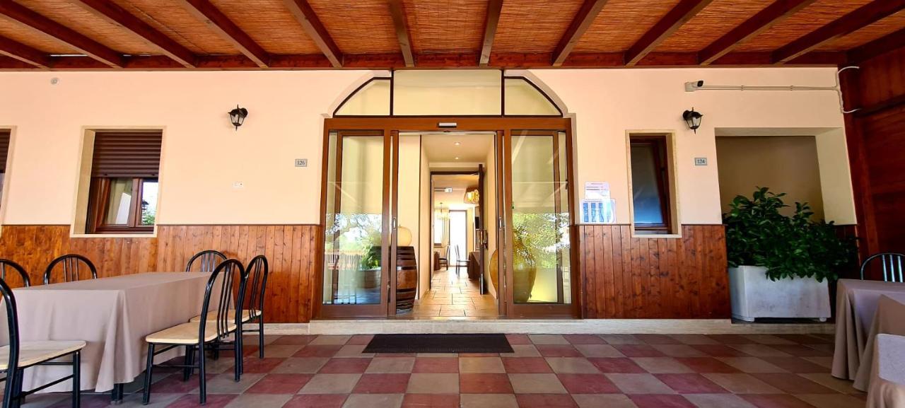 Bed And Breakfast La Terrazza Cisternino Exteriör bild